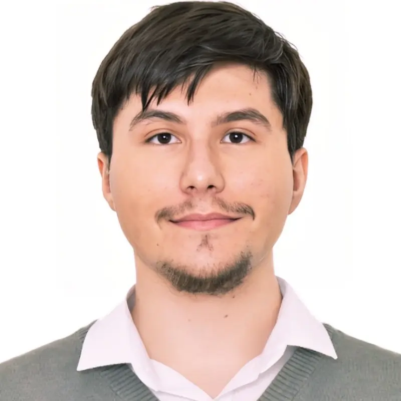 A portrait picture of Andrei